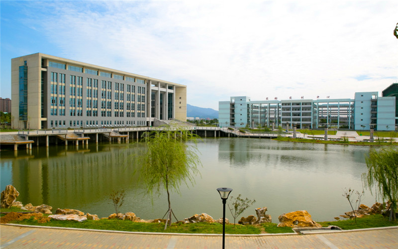 安庆医药高等专科学校校园风景