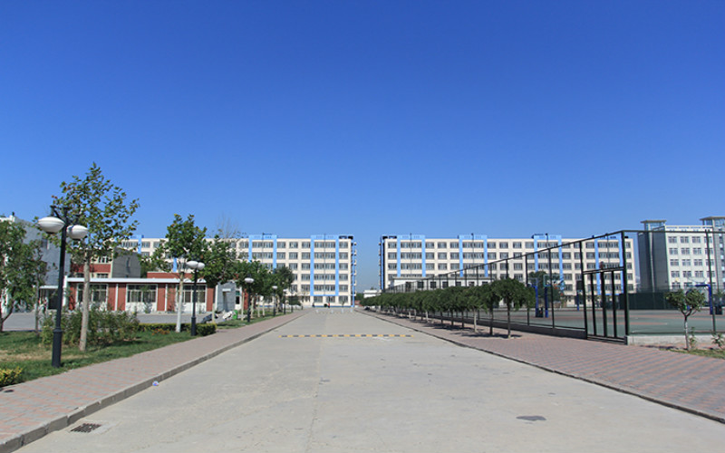 天津理工大学中环信息学院校园风景
