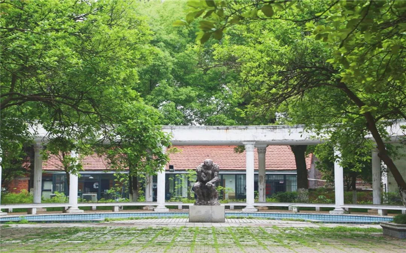 赣南师范大学科技学院校园风景