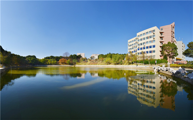 江西旅游商贸职业学院校园风景