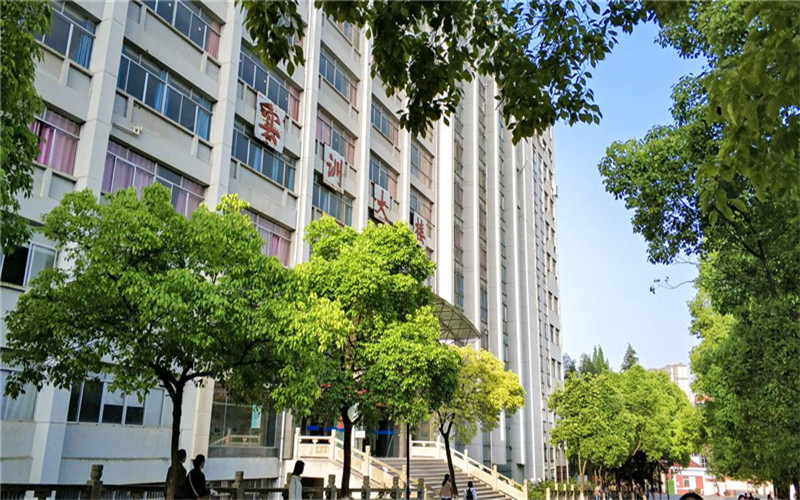 宜春职业技术学院校园风景