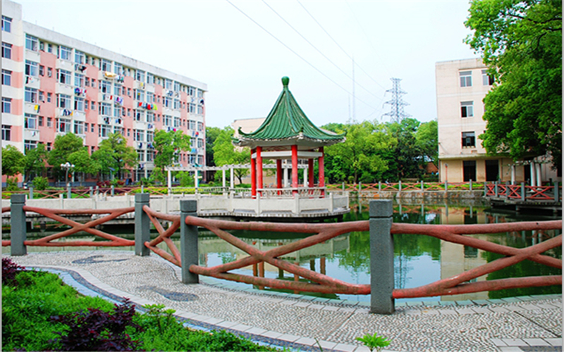 江西生物科技职业学院校园风景