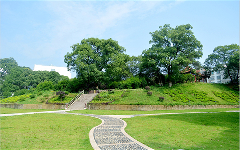 江西生物科技职业学院校园风景