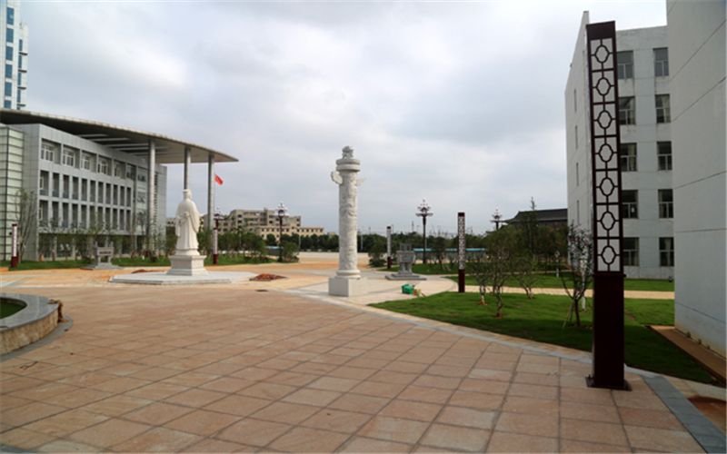 江西中医药高等专科学校校园风景