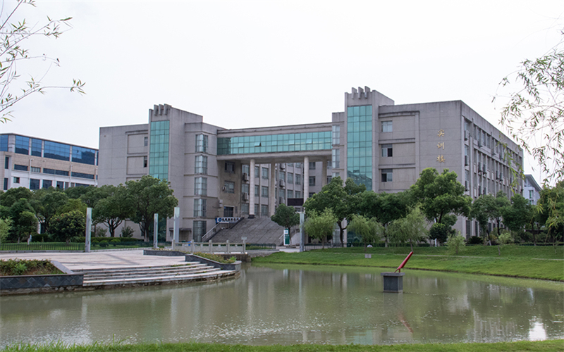 江西制造职业技术学院校园风景