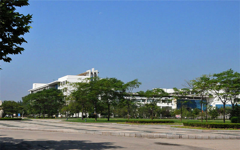 济宁学院校园风景