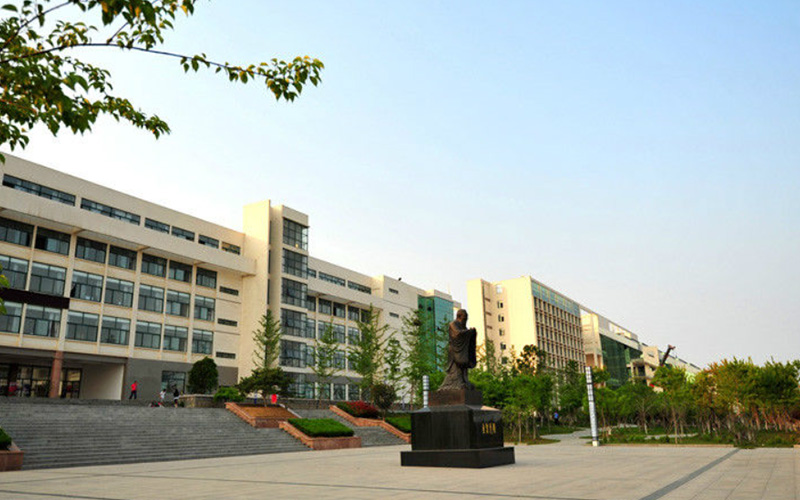 青岛黄海学院校园风景