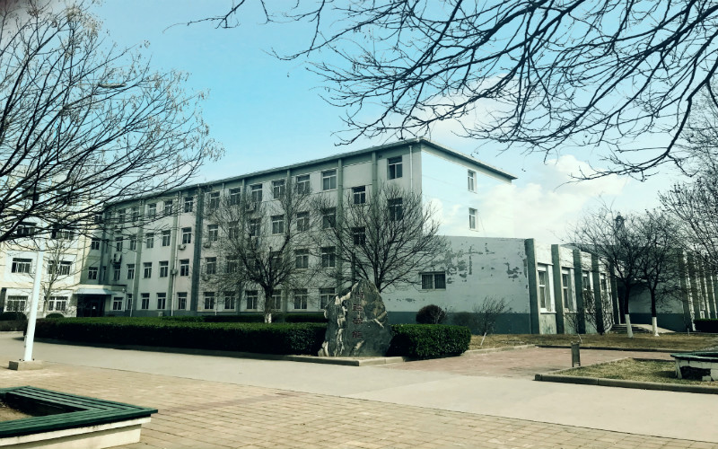 天津石油职业技术学院校园风景