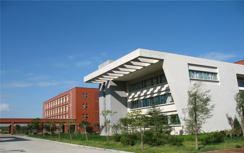山东传媒职业学院校园风景