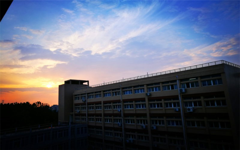 中原工学院校园风景