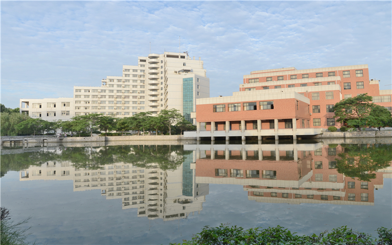 河南科技学院校园风景