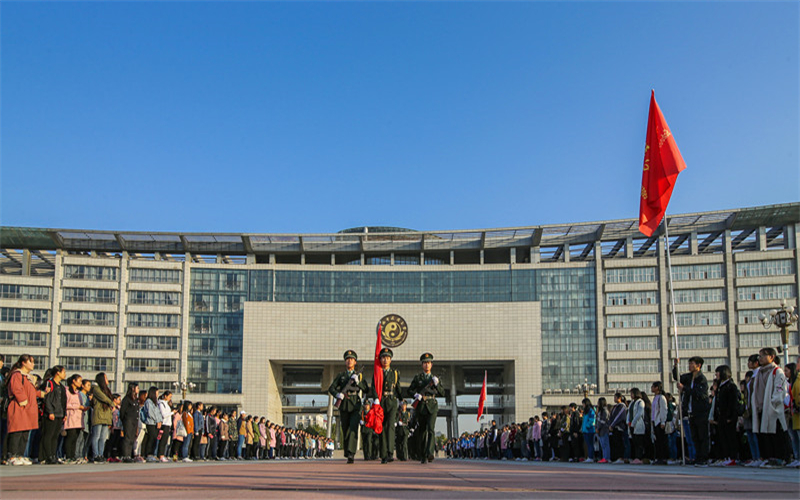 河南中医药大学校园风景