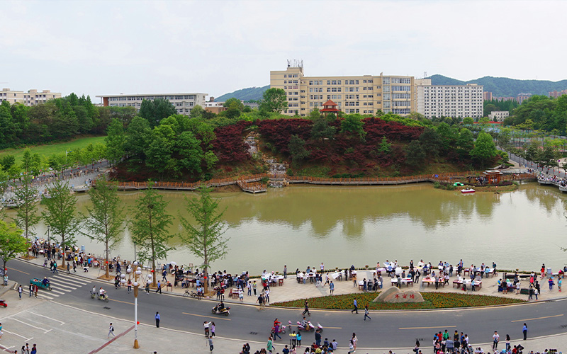 信阳师范大学校园风景