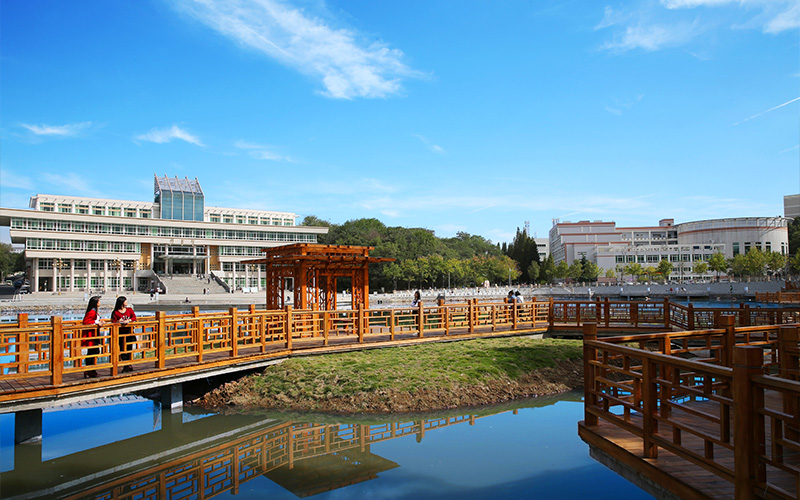 信阳师范大学校园风景