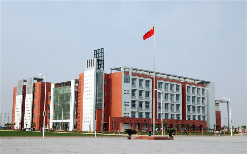 郑州航空工业管理学院校园风景