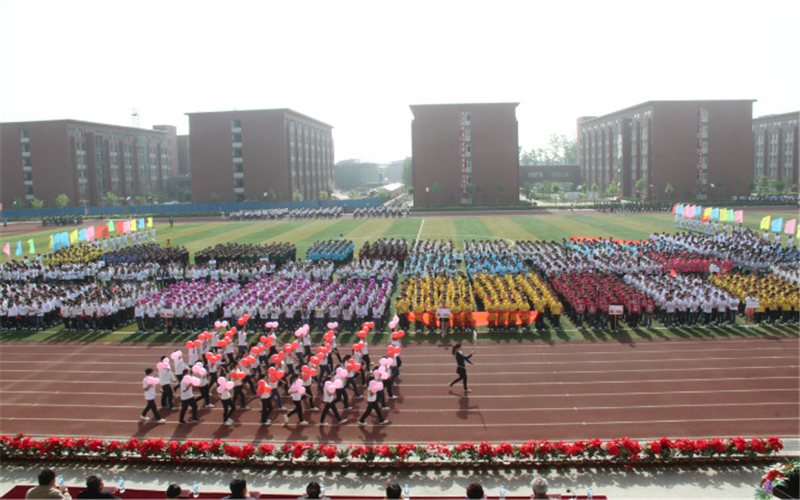 中原科技学院校园风景