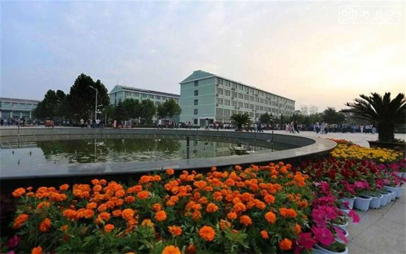 郑州经贸学院校园风景