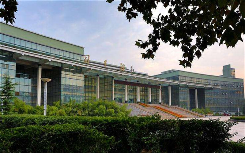 郑州经贸学院校园风景
