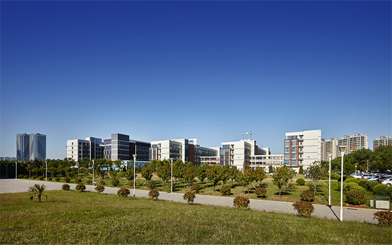 郑州信息科技职业学院校园风景