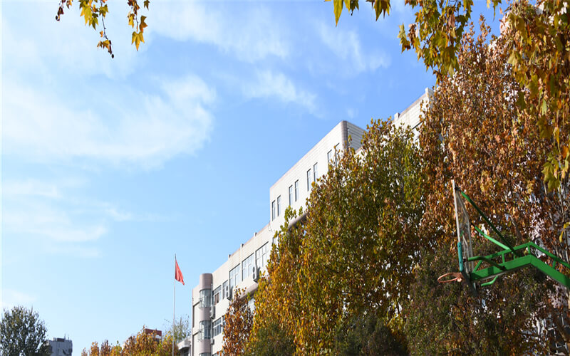河南信息统计职业学院校园风景