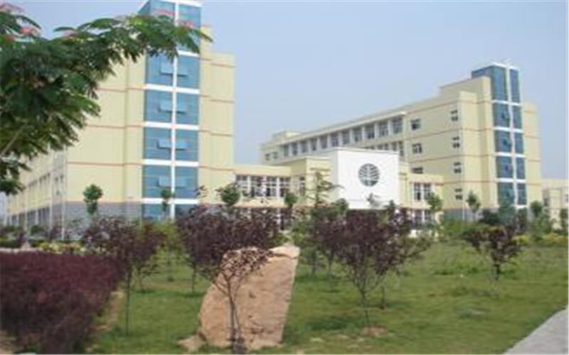 河南工业贸易职业学院校园风景