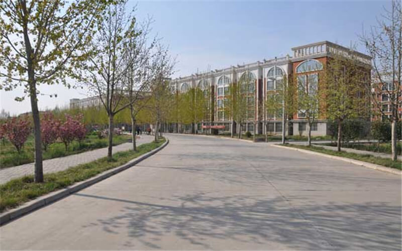 鹤壁汽车工程职业学院校园风景