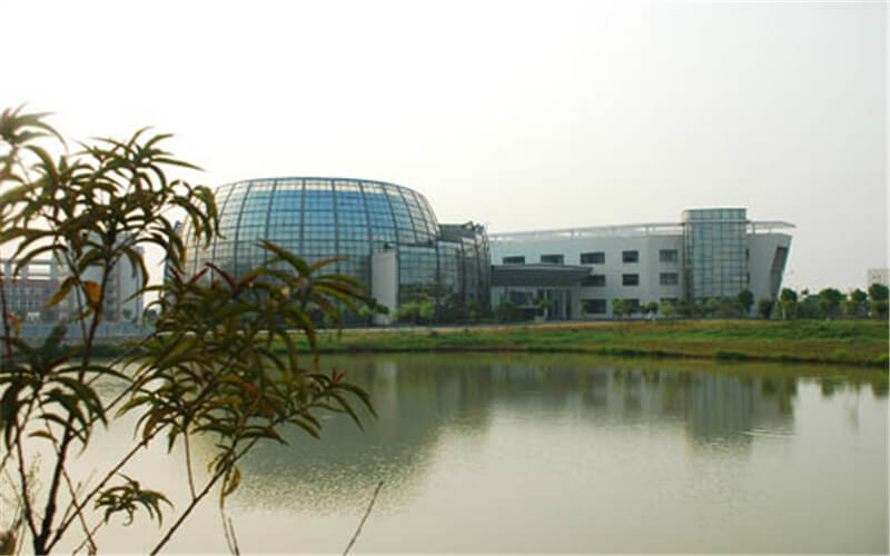 武汉纺织大学校园风景