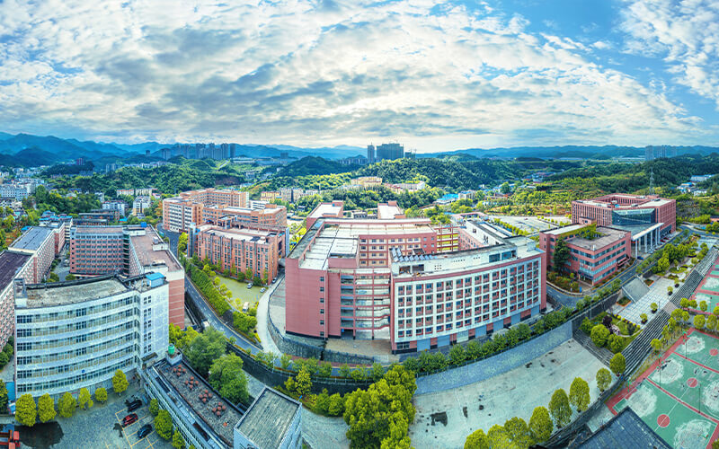 湖北汽车工业学院校园风景