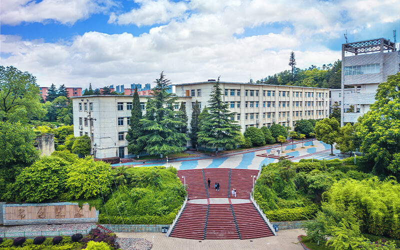 湖北汽车工业学院校园风景