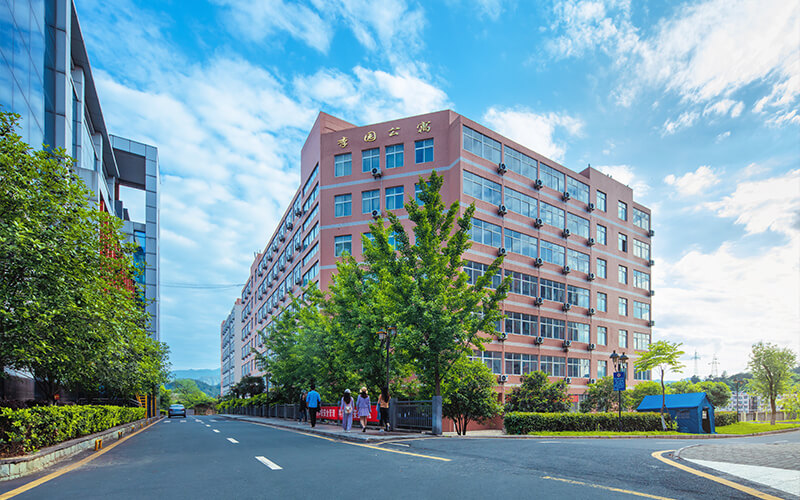 湖北汽车工业学院校园风景