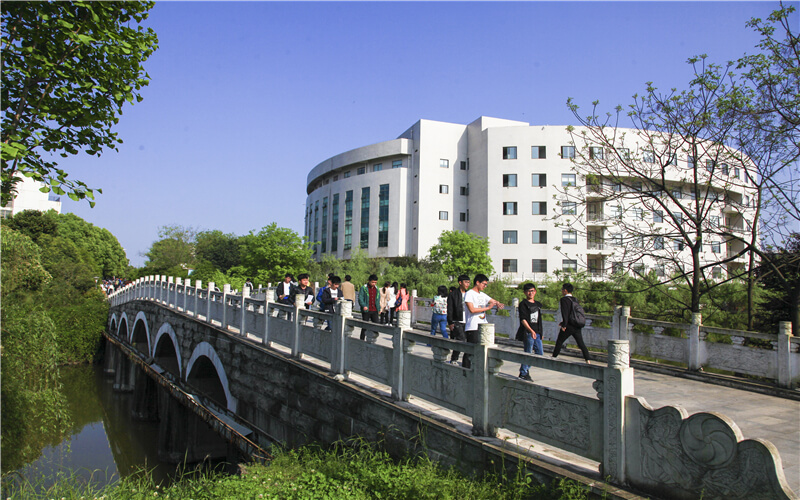 湖北科技学院校园风景