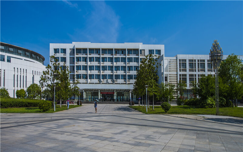 湖北大学知行学院校园风景