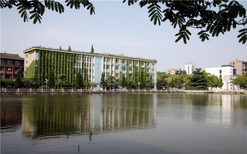 长江大学文理学院校园风景