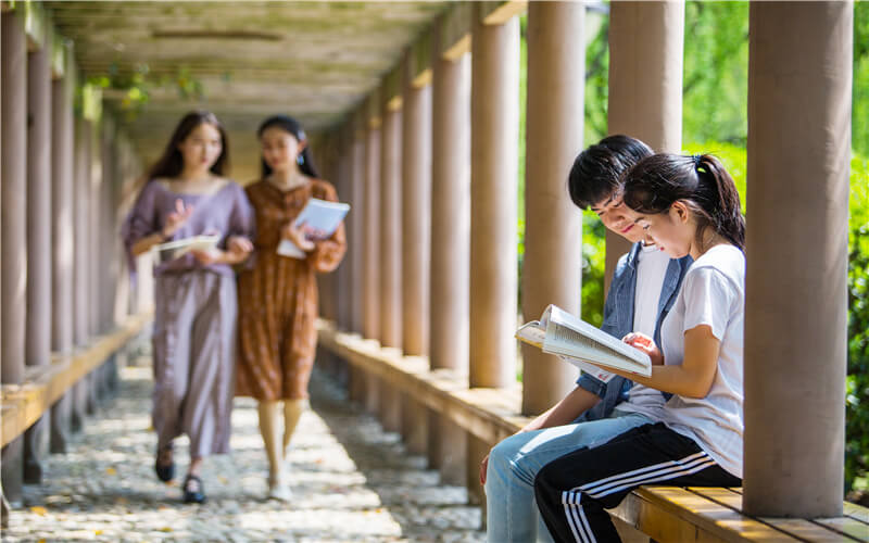 武汉工程科技学院校园风景