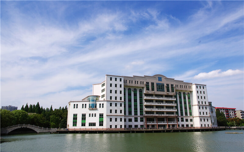 武汉船舶职业技术学院校园风景