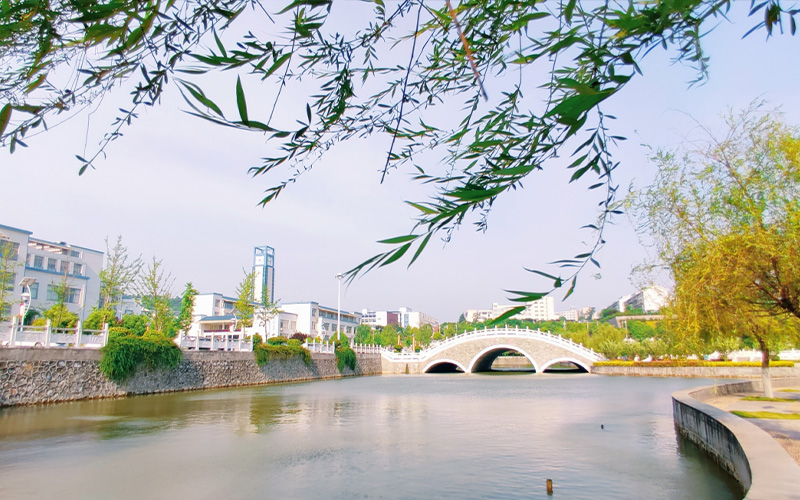 襄阳职业技术学院校园风景