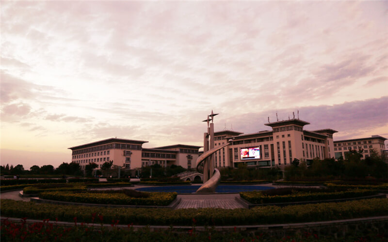 湖北中医药高等专科学校校园风景