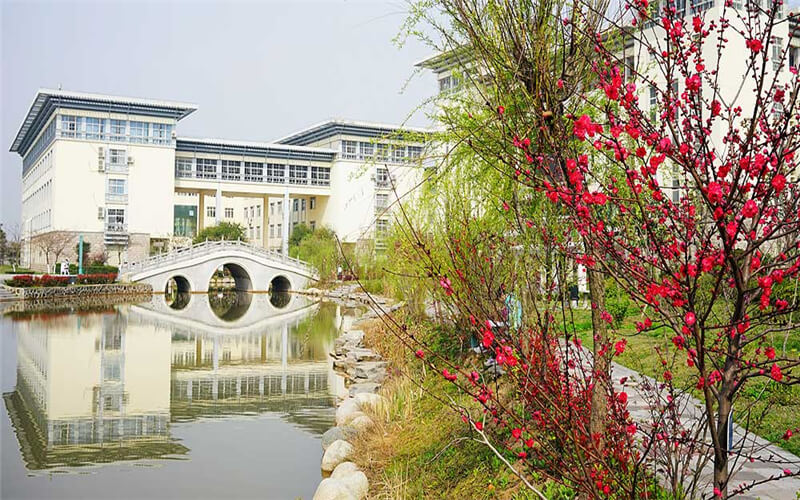 湖北中医药高等专科学校校园风景