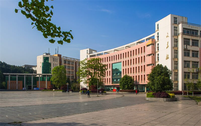 咸宁职业技术学院校园风景