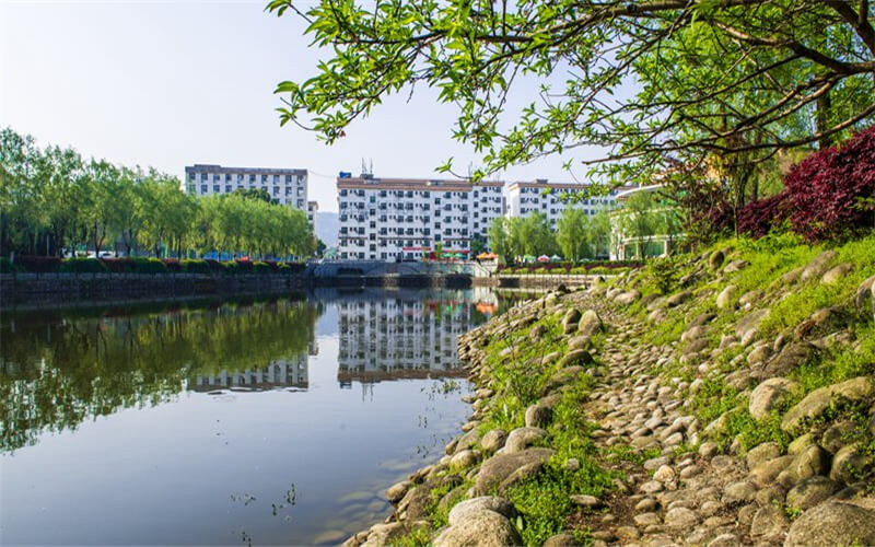 咸宁职业技术学院校园风景