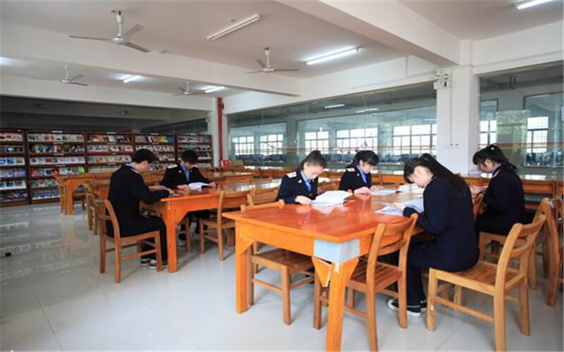 湖北铁道运输职业学院校园风景