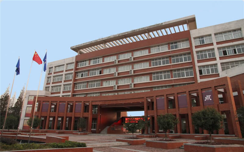 长江艺术工程职业学院校园风景