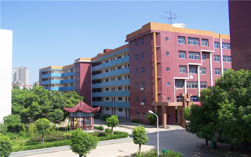 武汉光谷职业学院校园风景