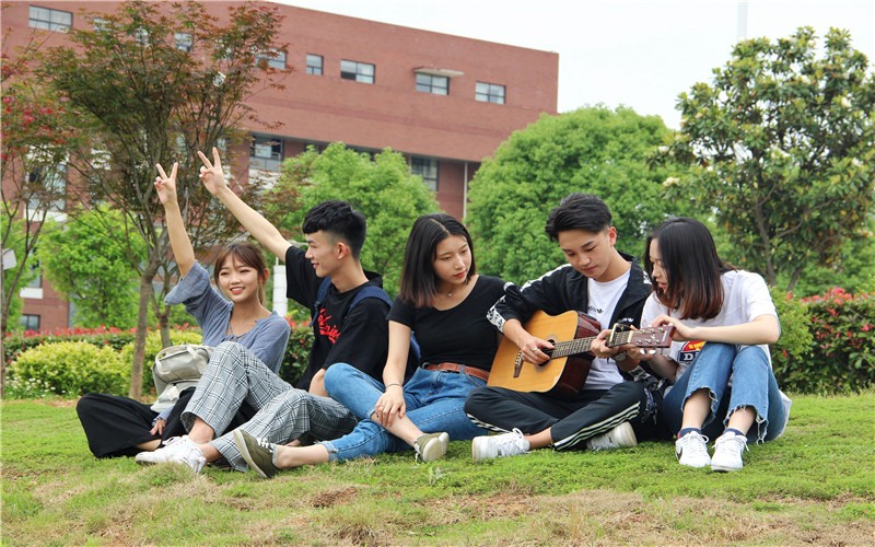 中南林业科技大学涉外学院校园风景