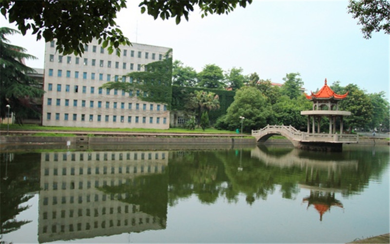 湖南工程学院应用技术学院校园风景