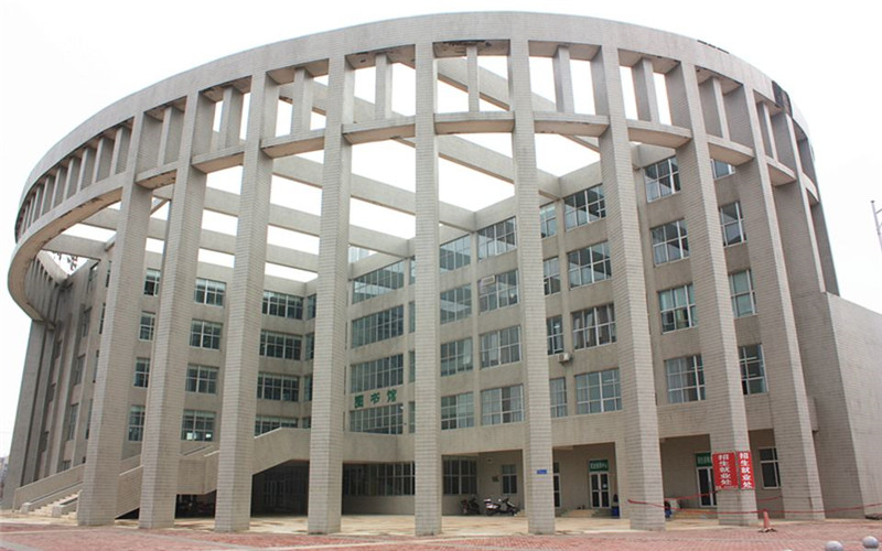 湖南食品药品职业学院校园风景