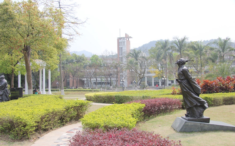 广东外语外贸大学校园风景