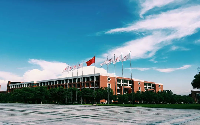 广州华商学院校园风景
