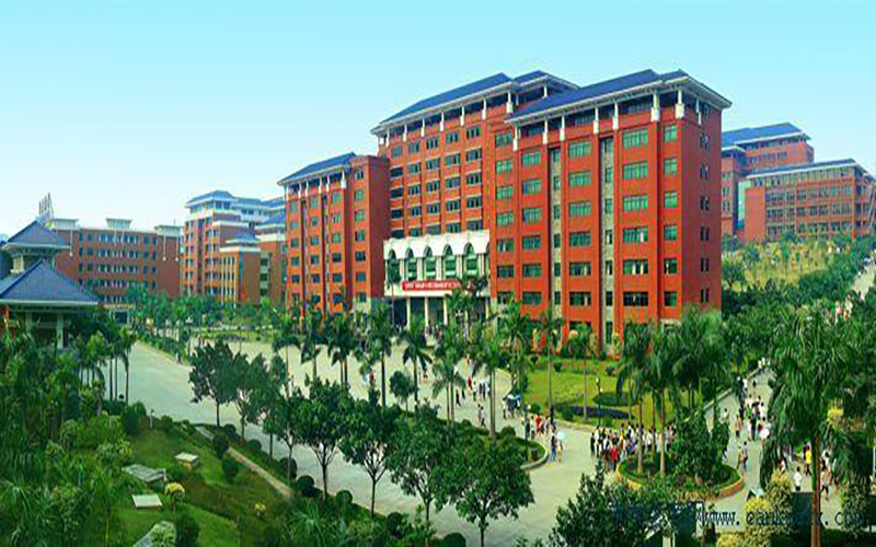 广州华立学院校园风景