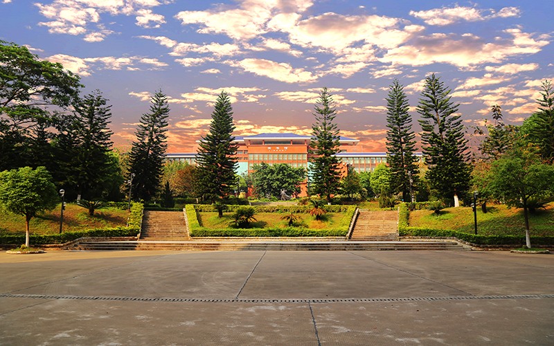 广州华立学院校园风景